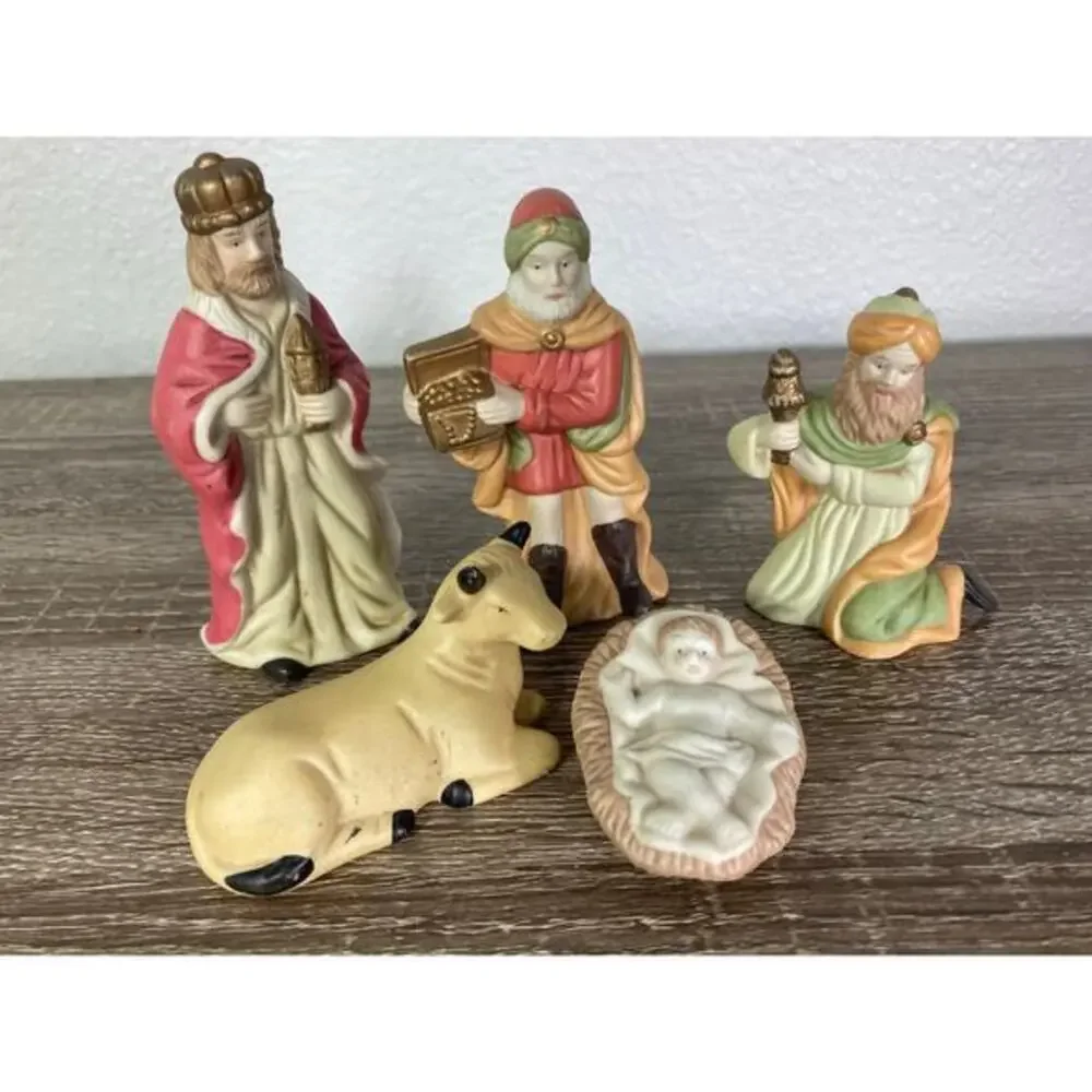 Mid Century Nativity Set Japan Ceramic 6‎ Piece Hand Painted Pastel Christmas